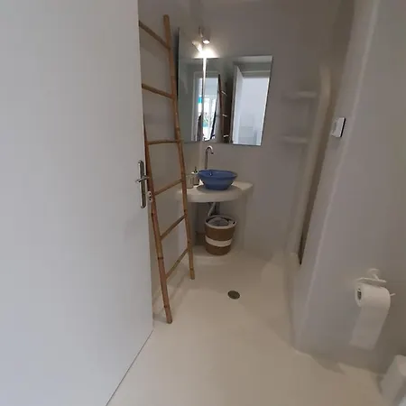 νissos K *